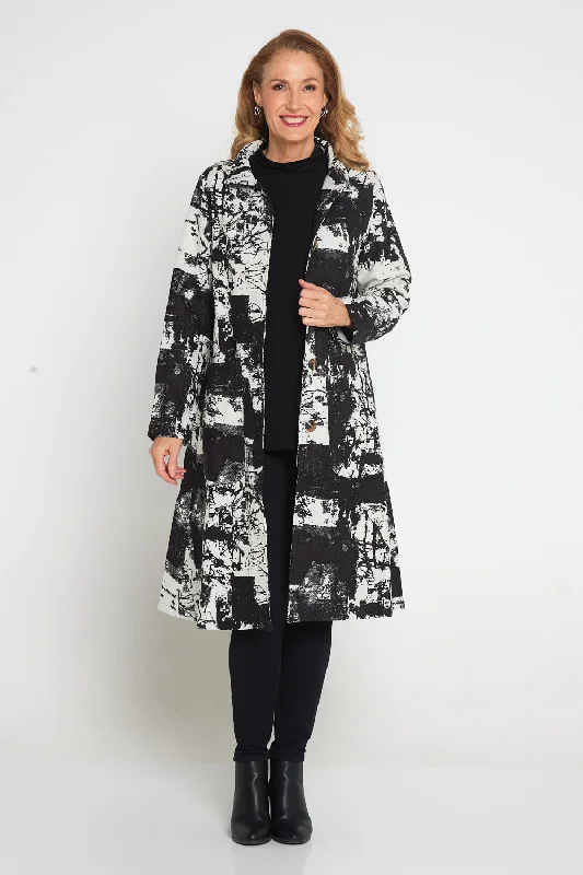 Carlton L/S Fleece Lined Coat - Black/White Patch Chic Oversized Blazer